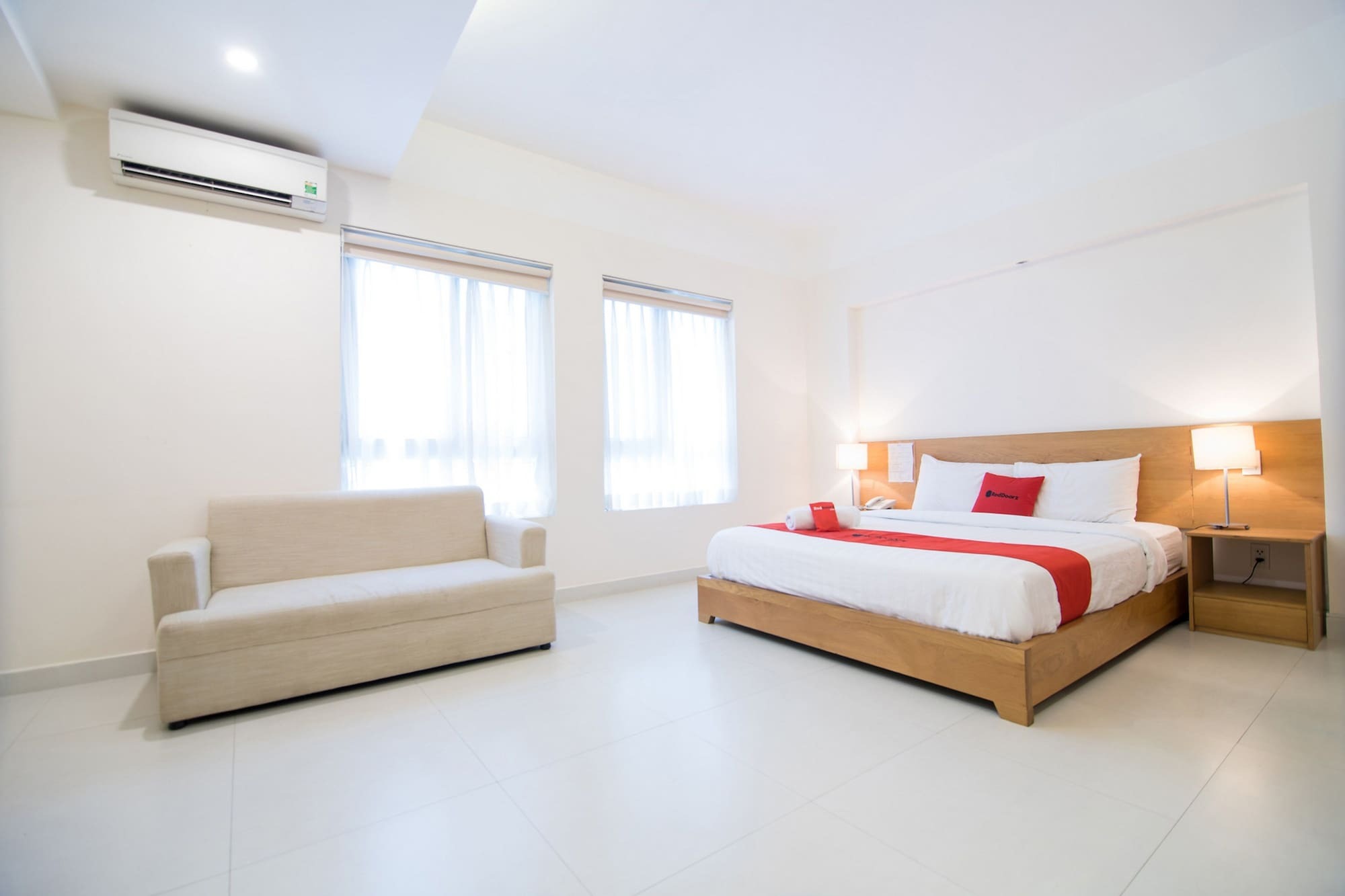 Reddoorz Plus Near Secc D7 Ho Chi Minh City Exterior photo