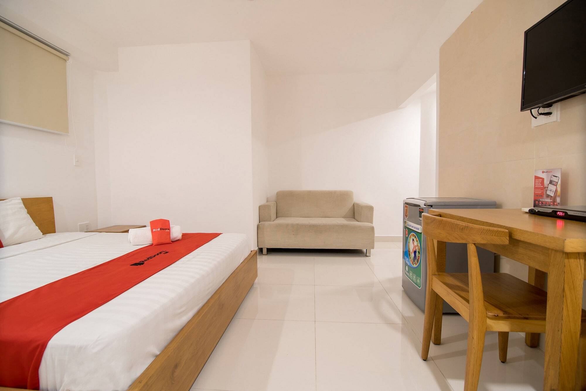 Reddoorz Plus Near Secc D7 Ho Chi Minh City Exterior photo