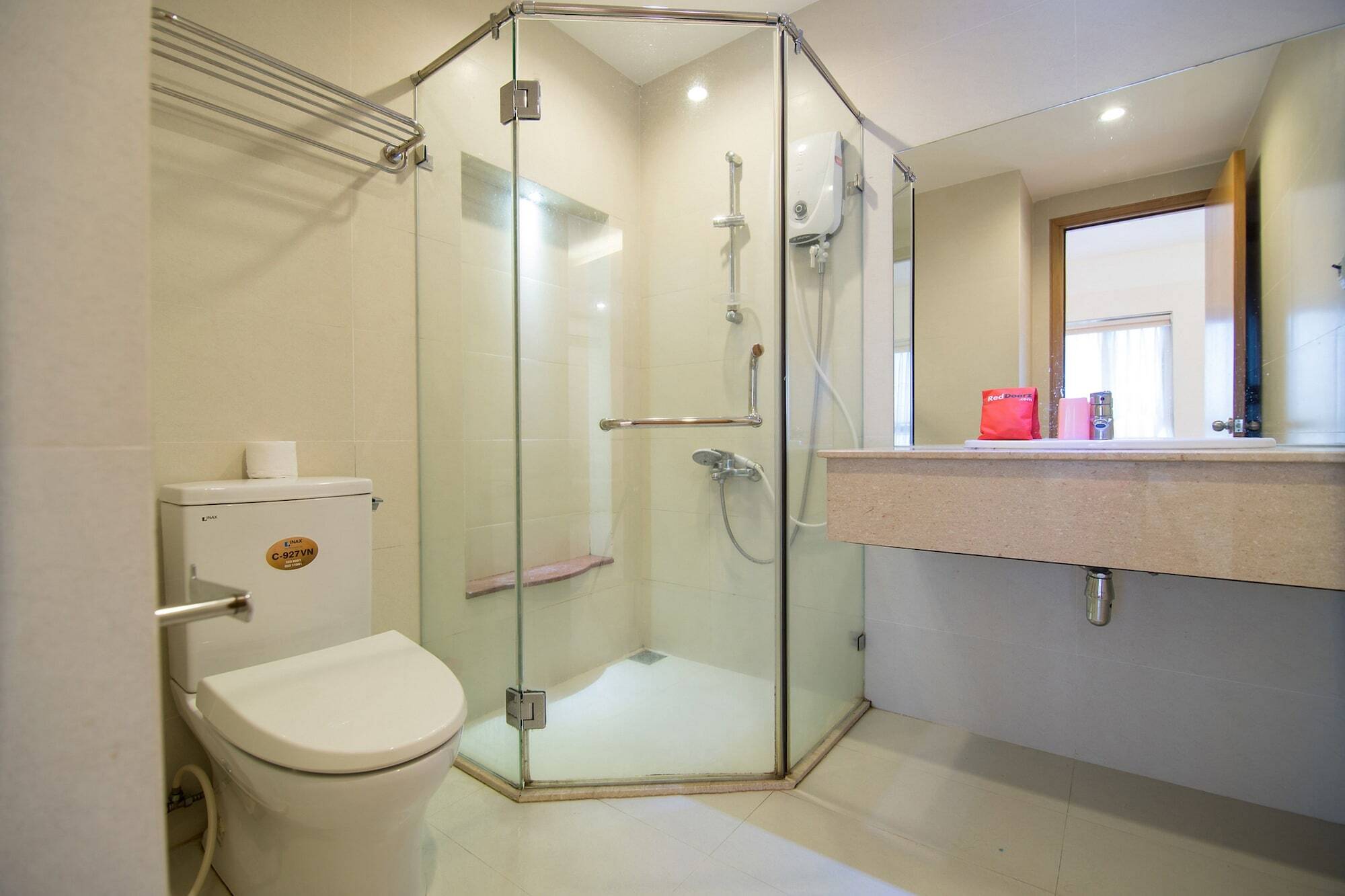 Reddoorz Plus Near Secc D7 Ho Chi Minh City Exterior photo